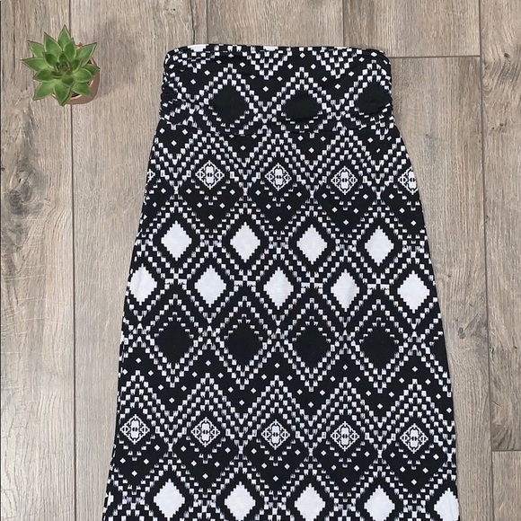 Donated NWOT Aztec Print Maxi Skirt - Picture 2 of 3